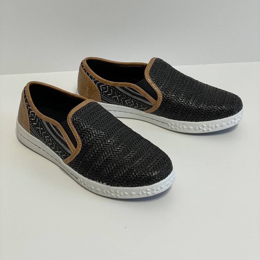 Muk Luks Women's‎ Black Woven Slip On Shoes Aztec Sneakers Size 8.5